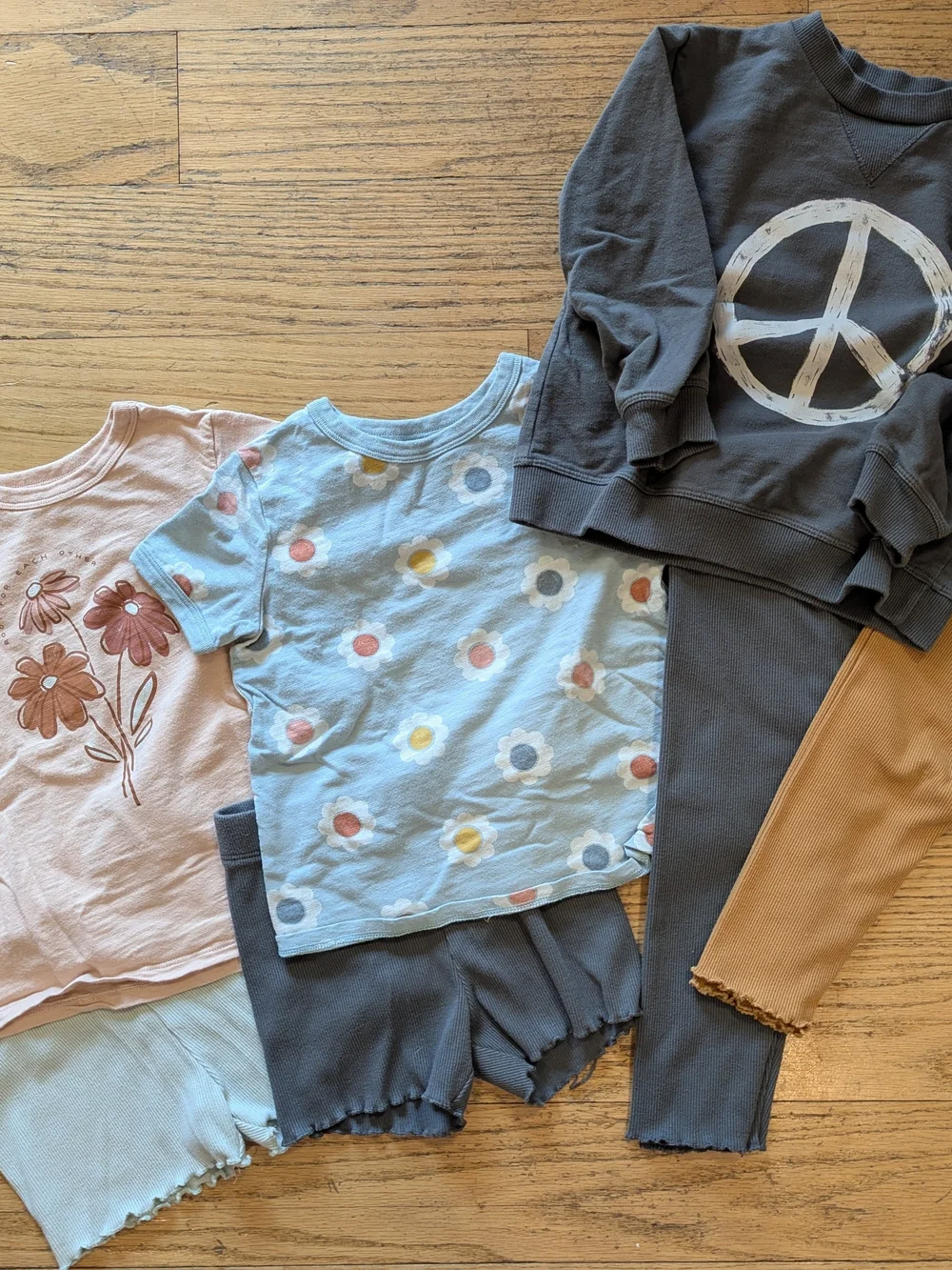 Girls Casual Mix: Floral & Peace Sign Tops with Shorts and Leggings